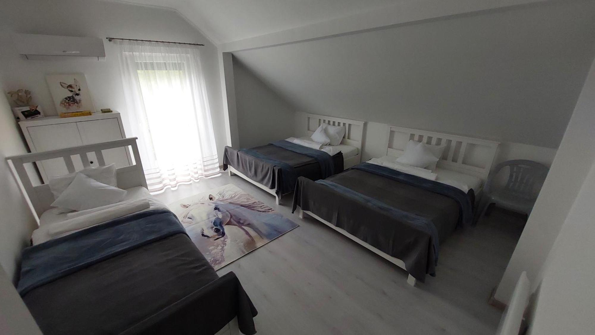 4 * Balatonfured